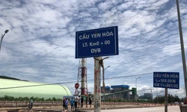 Cầu Yên Hòa bị xé toạc khiến 2 người chết: Nghi vấn chất lượng công trình