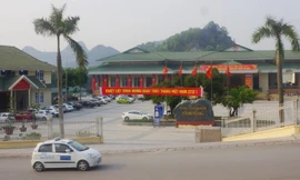 Trụ sở UBND TP Thanh Hóa đang tạm thời đặt tại Trung tâm hội nghị Hàm Rồng (phường Hàm Rồng). Ảnh: Zing