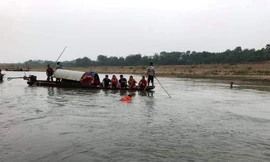 Bốn học sinh lớp 7 chết đuối thương tâm trên sông Mã