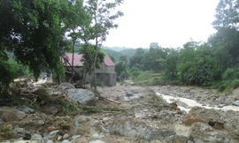 Hiện trường bản Hắc sau lũ