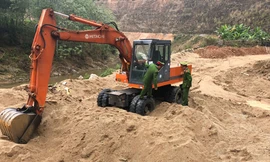 Lập biên bản 5 đối tượng khai thác cát trái phép