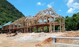 Di dời các hộ dân có nguy cơ sạt lở ra nơi an toàn hơn tại xã Cổ Lũng, huyện miền núi Bá Thước, Thanh Hóa