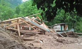 Gần 100 hộ dân vùng lũ Mường Lát vẫn phải đi ở nhờ