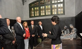 Di tích Hỏa Lò tạm dừng đón khách từ chiều 9/3. Ảnh: BQL