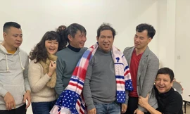 Nghệ sĩ đủ kiểu tạo dáng ở hậu trường tập luyện Táo quân 2021