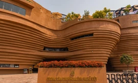 ‘Bước chân di sản’ đến Bát Tràng quảng bá di sản Việt