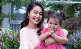 Ca sĩ Ngọc Anh khoe cô công chúa thứ hai