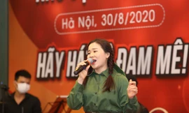 Công nhân trổ tài thi hát trong "Tiếng hát công nhân"