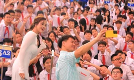 Náo nức tìm hiểu môi trường với NSND Xuân Bắc, Á hậu Đào Hiền 