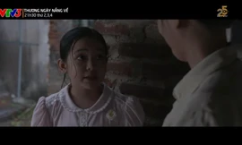 Bé Hoa lo sợ bị bỏ rơi.