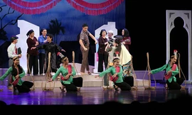 "Bệnh sĩ" của Lưu Quang Vũ lại thêm hai đêm diễn vẫn hút khán giả. Ảnh: Hoàng Mạnh Thắng