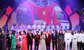 Nhà hát Ca Múa Nhạc Việt Nam quy tụ nhiều nghệ sĩ tên tuổi qua 70 năm trưởng thành.