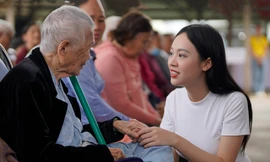 Hành động đẹp của Á hậu Trịnh Thùy Linh, hoa khôi Thúy Vi trong ngày đầu đến Phú Yên dự Tiền Phong Marathon 2024