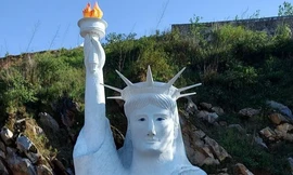 Bức tượng nữ thần tự do tại khu du lịch tại Sa Pa