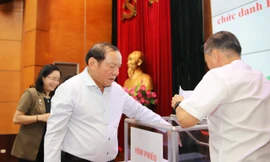 Lấy phiếu tín nhiệm Bộ trưởng và các Thứ trưởng Bộ Văn hóa, Thể thao và Du lịch