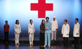 Trích đoạn "Nguồn sáng trong đời" của Lưu Quang Vũ xuất hiện trong "Giai điệu tự hào"