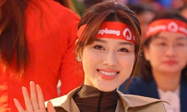 Hoa hậu Đỗ Thị Hà rạng rỡ cùng dàn á hậu, người đẹp ở Chủ Nhật Đỏ lần thứ 17 - năm 2025