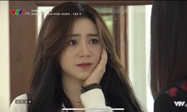 Ngọc bị mẹ tát vì theo dõi bố và em gái mưa