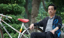 NSND Hoàng Dũng trong vai Giám đốc về hưu trong "Trở về giữa yêu thương"