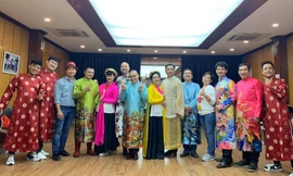 Dàn nghệ sỹ tham gia chương trình Gặp nhau cuối năm