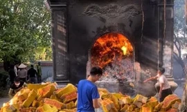 Đền Quan lớn Tuần Tranh chấn chỉnh sau clip đốt 20 tấn vàng mã lan truyền trên mạng