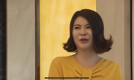 Linh (Kim Oanh) luôn tìm cách tiếp cận người năm xưa cô yêu đơn phương