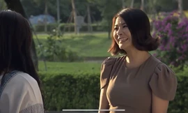Linh (Kim Oanh) bị con trai anh trai mưa đá xoáy