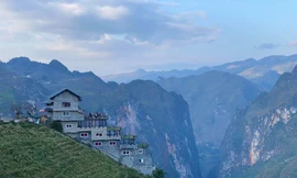 Chủ đầu tư Panorama Mã Pì Lèng đón khách và thu tiền