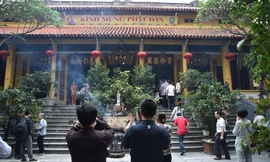 Giáo hội Phật giáo Việt Nam cho phép các chùa hoạt động bình thường, tạm chưa đón khách quốc tế và Việt Kiều. Ảnh: HOÀNG MẠNH THẮNG