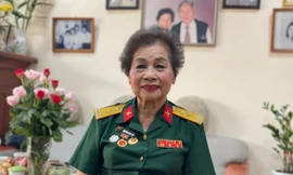 Cô văn công ở chiến dịch Điện Biên Phủ: 'Tôi chứng kiến xe chở tướng Đờ Cát phút bại trận'