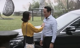 Em gái mưa ngày càng lấn tới