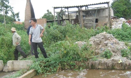 Dân kêu vì cơ sở tái chế nhựa