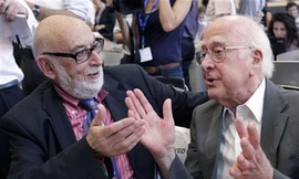 Nobel Vật lý về tay hai tác giả “Hạt của Chúa”