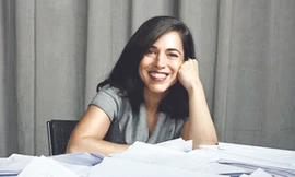 Muốn học viết kịch bản với Pilar Alessandra, phải đóng tiền. Ảnh: Laweekly