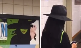 Những khoảnh khắc giống nhau ngỡ ngàng trên tàu điện ngầm ở New York