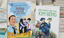 Bộ sách ý nghĩa chào mừng Đại hội Đoàn toàn quốc XII: Hãy sống rực rỡ như những đóa hoa