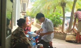 Bi hài chồng chờ vợ đẻ