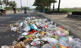 Đại lộ hiện đại nhất Sài Gòn đón năm mới…đầy rác