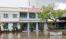 Bí thư bày tiệc cưới con ở trụ sở trần tình