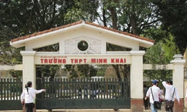 Nữ sinh lớp 11 bị đánh ghen, lột áo vì tình tay ba