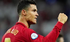 Cơn mưa lời chúc mừng gửi tới Cristiano Ronaldo với loạt kỷ lục trong “trận chung kết sớm”