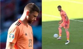 Thủ môn Unai Simon của Tây Ban Nha đã làm gì để “tự trừng phạt” sau bàn thua như trò đùa?