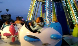 Cậu bé “biến mất” khi đang chơi vòng quay tại công viên Malaysia, chuyện gì đã xảy ra?