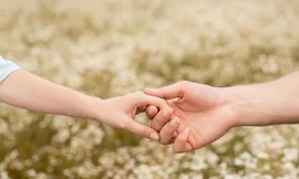 Tình yêu bất diệt: Cụ ông 80 tuổi ở Úc “giải cứu” người yêu 84 tuổi, bỏ trốn hàng nghìn km