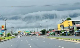 "Đám mây sóng thần" cuồn cuộn trên bầu trời ở Thái Lan báo hiệu gì về thời tiết?
