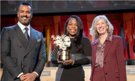 Giúp học sinh “săn” hàng trăm tỷ tiền học bổng, cô giáo Mỹ giành giải Giáo viên Toàn cầu