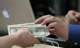 Trả lại 50 triệu đồng hành khách đánh rơi