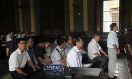 Các bị cáo tại phiên tòa. Ảnh: Tân Châu