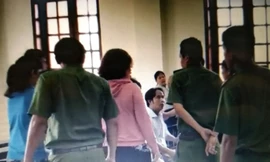 Cảnh hoản loạn tại tòa ngày 23/7 dẫn đến khởi tố vụ án.