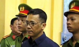 Ông Phan Thành Mai nói tại tòa sáng nay rằng ‘Lãi ngoài trả cho ông Trần Quý Thanh là vực thẳm cuốn VNCB vào vũng lầy’. Ảnh: Tân Châu